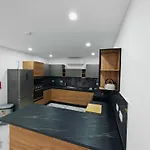 Large Deluxe Apartment *