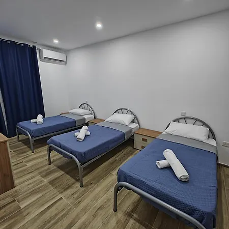 Large Deluxe St. Paul's Bay