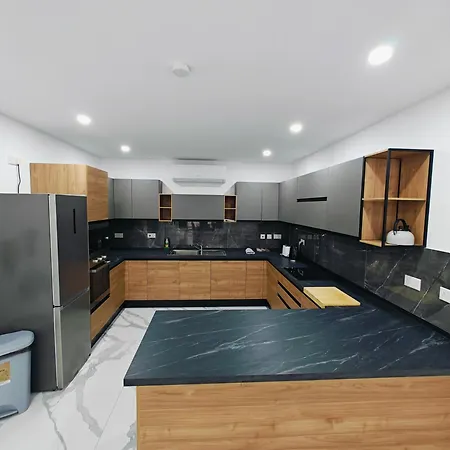 Large Deluxe Apartamento