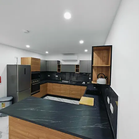 Large Deluxe Apartamento *