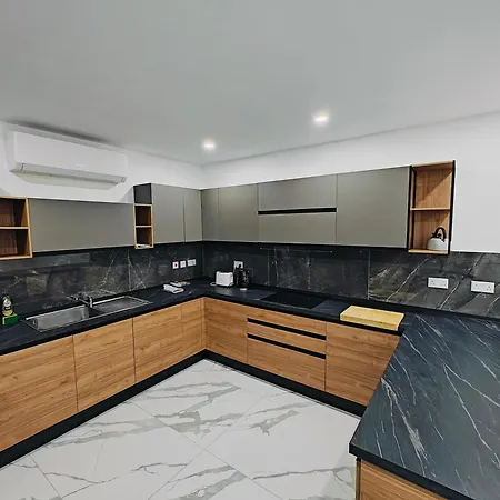 Large Deluxe Apartamento *