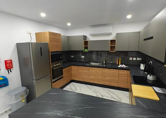 Large Deluxe Apartment St. Paul's Bay