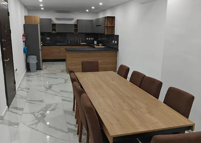 Large Deluxe Апартаменты *