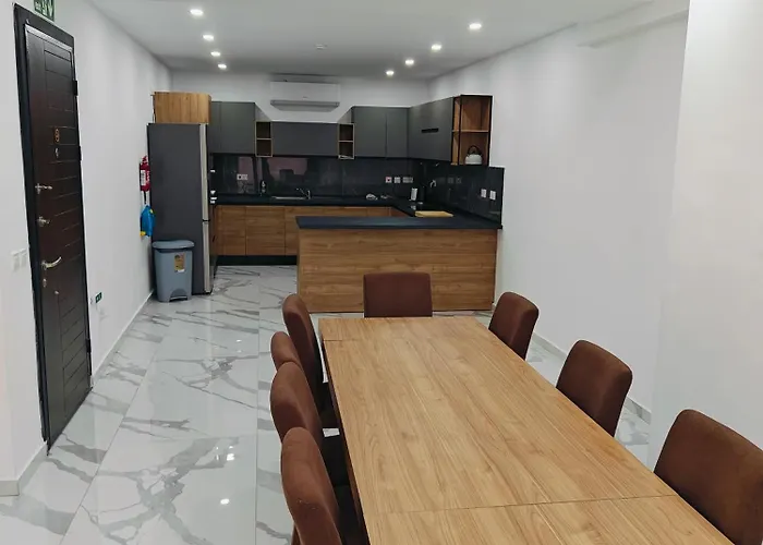 Large Deluxe Apartment St. Paul's Bay