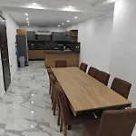 Large Deluxe Apartment *